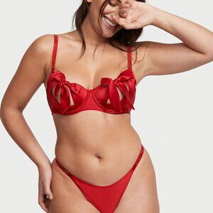 XS VS Bra + Ouvert Panty "Naughty Nice" Bows | Lipstick Red Satin
